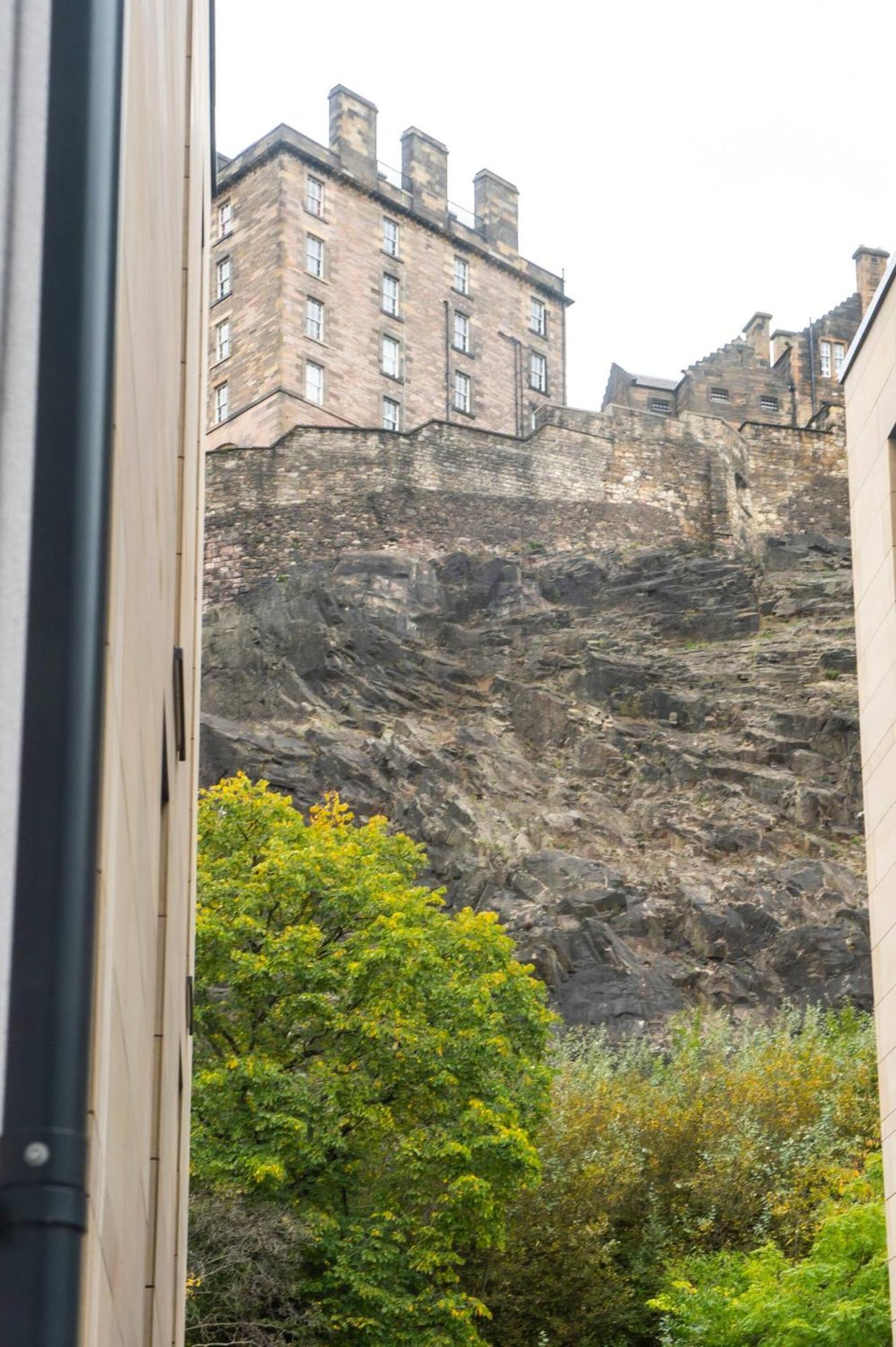 Lovely 1-bedroom Unit Near Castle * Edinburgh